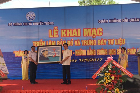 Triển lãm chủ quyền Hoàng Sa, Trường Sa tại Bộ Tư lệnh Vùng 2 Hải quân - ảnh 2