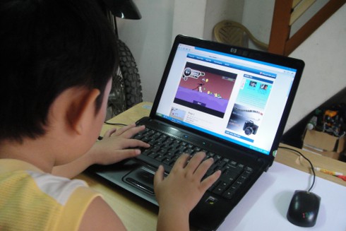 Khi bố mẹ ủng hộ con chơi game... - ảnh 1