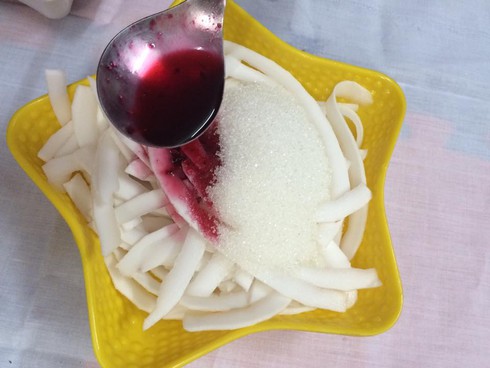 Cách làm mứt dừa vị atiso đỏ cho Tết ấm cúng - ảnh 2