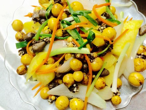 Dứa xào trứng non ngon cơm chiều mưa lạnh - ảnh 1