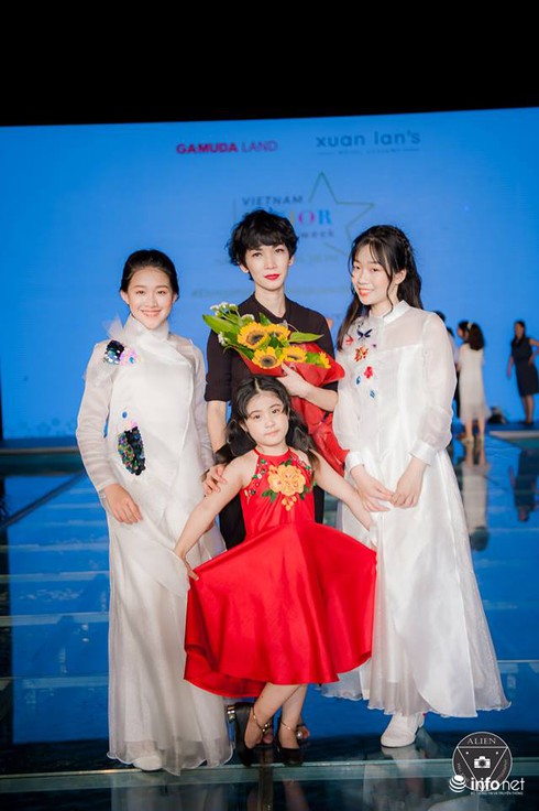 Những mẫu nhí nổi bật trên sân khấu Tuần lễ thời trang trẻ em Việt Nam - ảnh 12