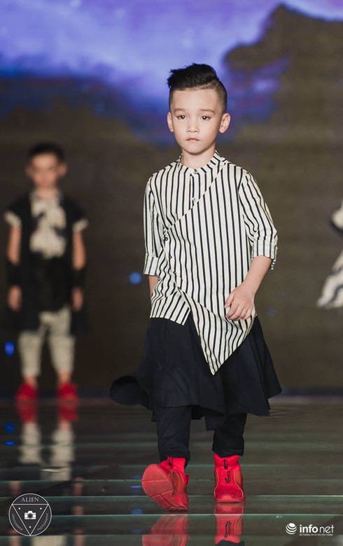 Những mẫu nhí nổi bật trên sân khấu Tuần lễ thời trang trẻ em Việt Nam - ảnh 4