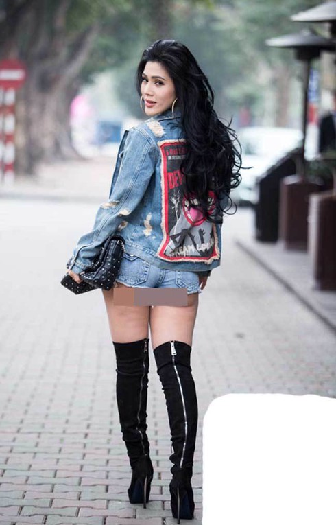 Quần rất ngắn hot nhất của sao: 'Quỳnh Búp Bê' gây bất ngờ với short bằng gang tay