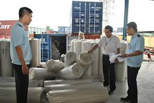 Nhiều doanh nghiệp tố đã nộp thuế vẫn không được thông quan - ảnh 1