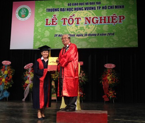 Sinh viên Đại học Hùng Vương được tốt nghiệp - ảnh 1