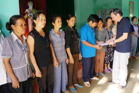 Báo Infonet hoạt động từ thiện vì người nghèo tại Hà Tĩnh - ảnh 4