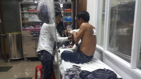 Gia Lai: Giang hồ đi xe không biển số chém tài xế xe khách nhập viện - ảnh 1