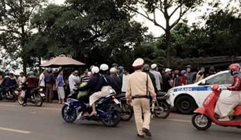 Phạm luật còn quá khích cắn vào tay CSGT - ảnh 2