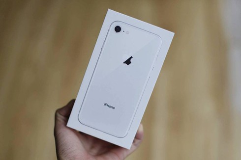 Giá iPhone 8 tiếp tục giảm mạnh - ảnh 1