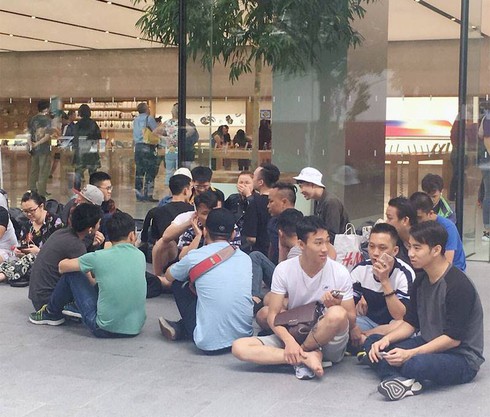 iPhone X 256GB xách tay có thể lên tới 70 triệu đồng trong ngày đầu về Việt Nam - ảnh 4