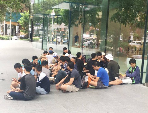 iPhone X 256GB xách tay có thể lên tới 70 triệu đồng trong ngày đầu về Việt Nam - ảnh 3