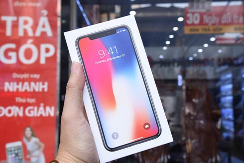 Giá iPhone X giảm xuống còn hơn 31 triệu đồng tại Việt Nam - ảnh 1