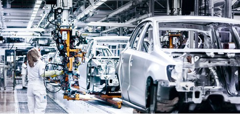 Đe doạ Tesla, hãng xe lớn nhất thế giới tung 40 tỷ USD phát triển xe điện - Ảnh 2.