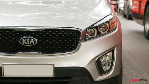 Kia Sorento thế hệ mới lăn bánh trên phố Hà Nội - Ảnh 4.