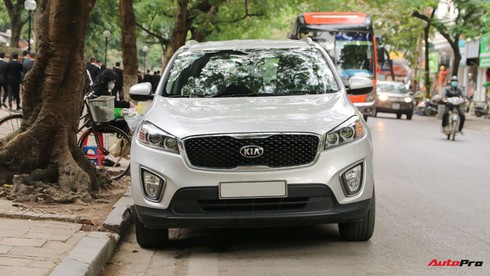 Kia Sorento thế hệ mới lăn bánh trên phố Hà Nội - Ảnh 3.