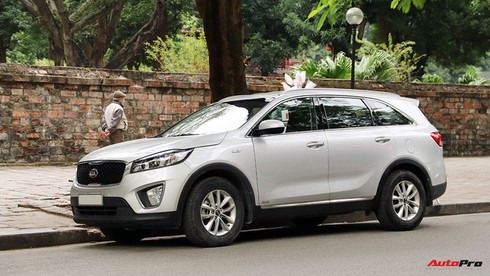 Kia Sorento thế hệ mới lăn bánh trên phố Hà Nội - Ảnh 2.