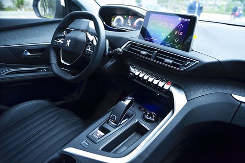 Bộ đôi Peugeot 5008 và 3008 giá trên 1 tỷ đồng vừa ra mắt tại Việt Nam - ảnh 5