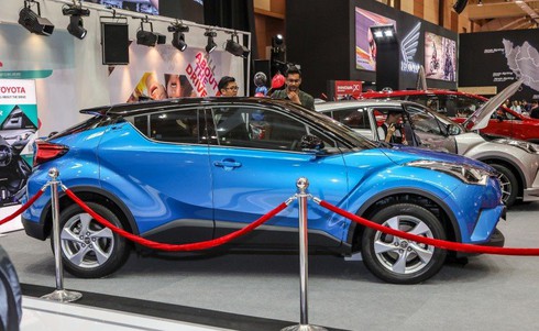 Toyota C-HR được bán tại Malaysia với mức giá 810 triệu đồng - ảnh 1