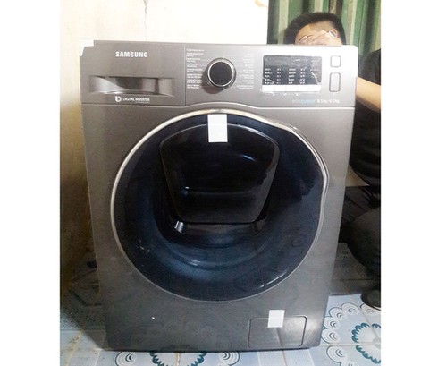 Sau khi bị tố “khuyến mãi ảo”, Lazada đã chuyển chiếc máy giặt Samsung cho khách hàng - ảnh 1