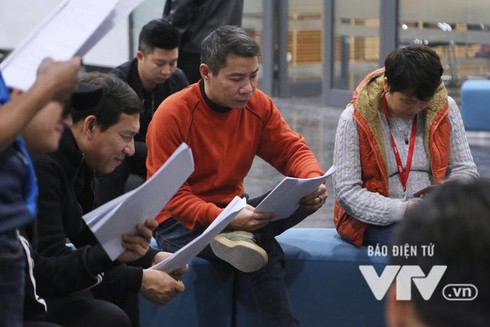 Hé lộ hình ảnh mới từ hậu trường tập