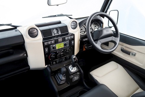 Ra mắt Defender V8 nhanh và mạnh nhất, số lượng giới hạn - ảnh 3