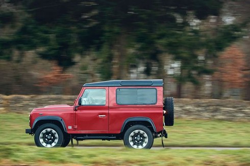 Ra mắt Defender V8 nhanh và mạnh nhất, số lượng giới hạn - ảnh 5