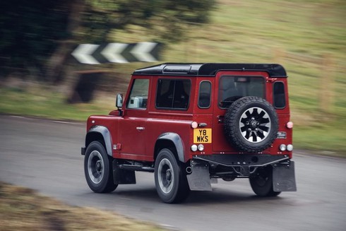 Ra mắt Defender V8 nhanh và mạnh nhất, số lượng giới hạn - ảnh 7