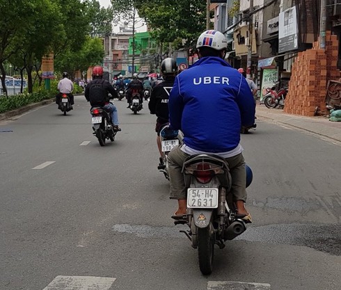 Uber chỉ còn hoạt động tại Việt Nam 2 tuần nữa, toàn bộ tài xế Uber phải chuyển qua Grab - ảnh 1