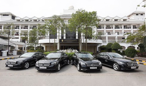 Mercedes-Benz Việt Nam giao dàn xe E-class cho khách sạn InterContinental Hanoi Westlake - ảnh 1