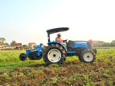 Thaco xuất xưởng máy kéo phục vụ sản xuất nông nghiệp - ảnh 1