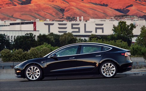 Hàng trăm người dùng Internet góp 5.000 USD mua... ghế sofa tặng tỷ phú Elon Musk - ảnh 3