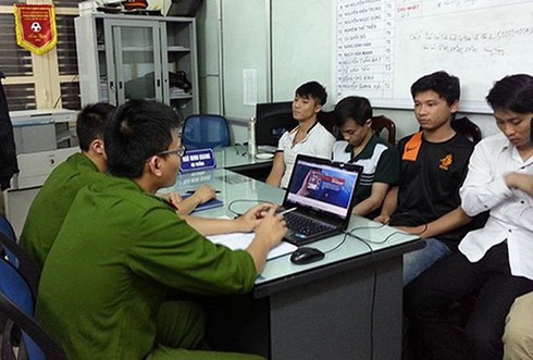 Cảnh giác với tội phạm lừa đảo qua mạng Internet dịp lễ 30/4 – 1/5 - ảnh 1