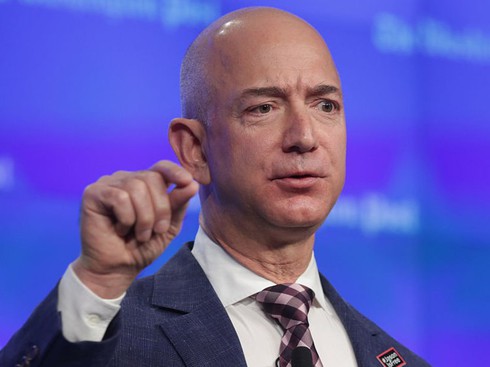 Là người giàu nhất thế giới ở thời điểm hiện tại, Jeff Bezos có suy nghĩ gì về việc “tiêu tiền”? - ảnh 1