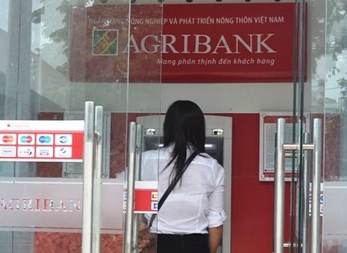 Loạt chủ thẻ ATM bị rút trộm tiền trong đêm: Agribank hoàn trả tiền - ảnh 1