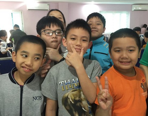 “Thần đồng” Toán học nhí đạt điểm cao nhất thi giải Toán tiếng Anh qua Internet