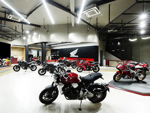 Honda công bố giá bán 9 mẫu mô tô phân khối lớn tại Việt Nam, Honda Gold Wing giá 1,2 tỷ đồng - ảnh 1
