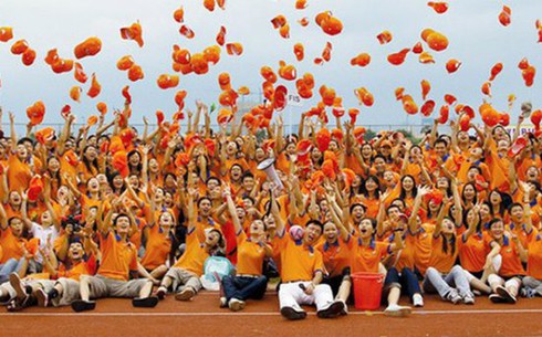 Nhân viên FPT không viết “Sử ký FPT” sẽ bị trừ thưởng nặng - ảnh 1