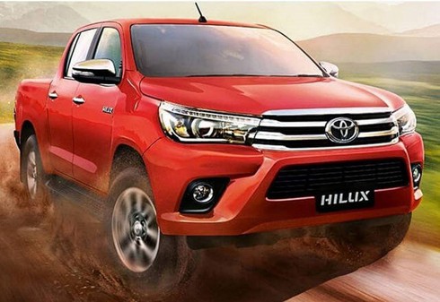 Toyota Việt Nam công bố giá bán các mẫu xe nhập khẩu mới - ảnh 1