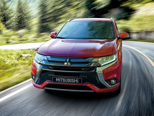 Mitsubishi Outlander bất ngờ giảm giá tới hơn 50 triệu đồng tại Việt Nam - ảnh 1