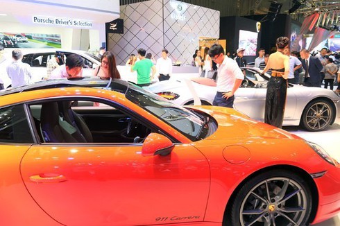 Giá ô tô sắp tăng mạnh vì tỷ giá đô tăng? - ảnh 1