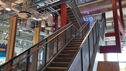 Đột nhập trụ sở với thiết kế