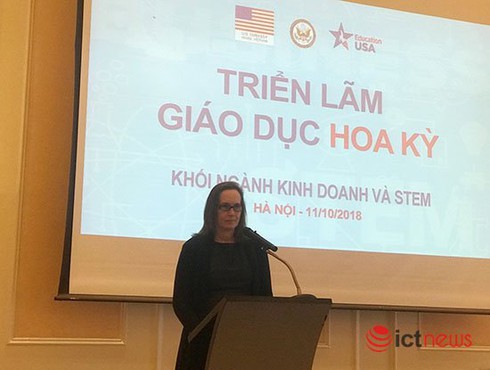 Khai mạc Triển lãm giáo dục Hoa Kỳ khối ngành Kinh doanh và STEM tại Hà Nội | Việt Nam xếp thứ 6 trong số các nước đứng đầu về số lượng sinh viên học tập tại Hoa Kỳ | Phó Đại sứ Hoa Kỳ: Hiện tại là thời điểm tốt để theo học khối ngành Kinh doanh, STEM