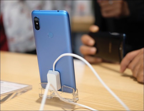 Phân khúc smartphone tầm trung tiếp tục nóng - ảnh 4