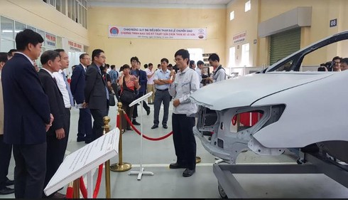 Toyota chuyển giao thiết bị đào tạo kỹ thuật ô tô cho Trường ĐH Sao Đỏ - ảnh 1