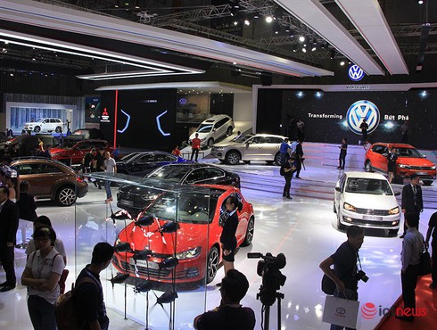 Ô tô nhập khẩu tăng đột biến, khách Việt thoải mái lựa chọn - ảnh 1