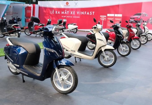 VinFast đồng loạt khai trương 200 cơ sở bán xe máy điện trên cả nước - ảnh 7
