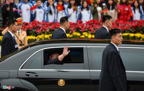 Xem kỹ xe bọc thép Mercedes-Benz S 600 Pullman Guard hộ tống ông Kim Jong Un đến Hà Nội - ảnh 2