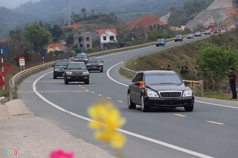 Xem kỹ xe bọc thép Mercedes-Benz S 600 Pullman Guard hộ tống ông Kim Jong Un đến Hà Nội - ảnh 3