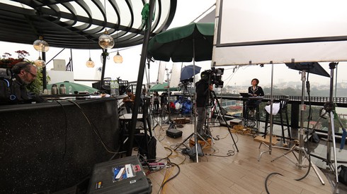 Dai quoc te phai tra bao nhieu de co truong quay tren cao o Ha Noi? hinh anh 2