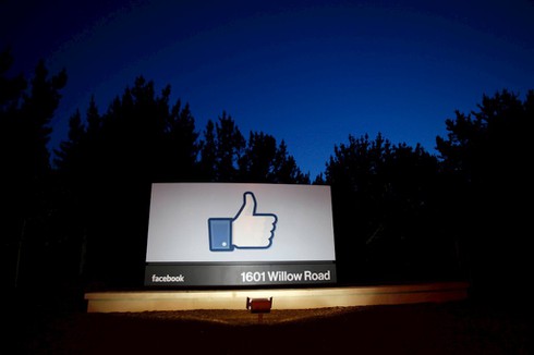 Facebook kiện 4 công ty Trung Quốc vì bán tài khoản, like và follower giả mạo - ảnh 1